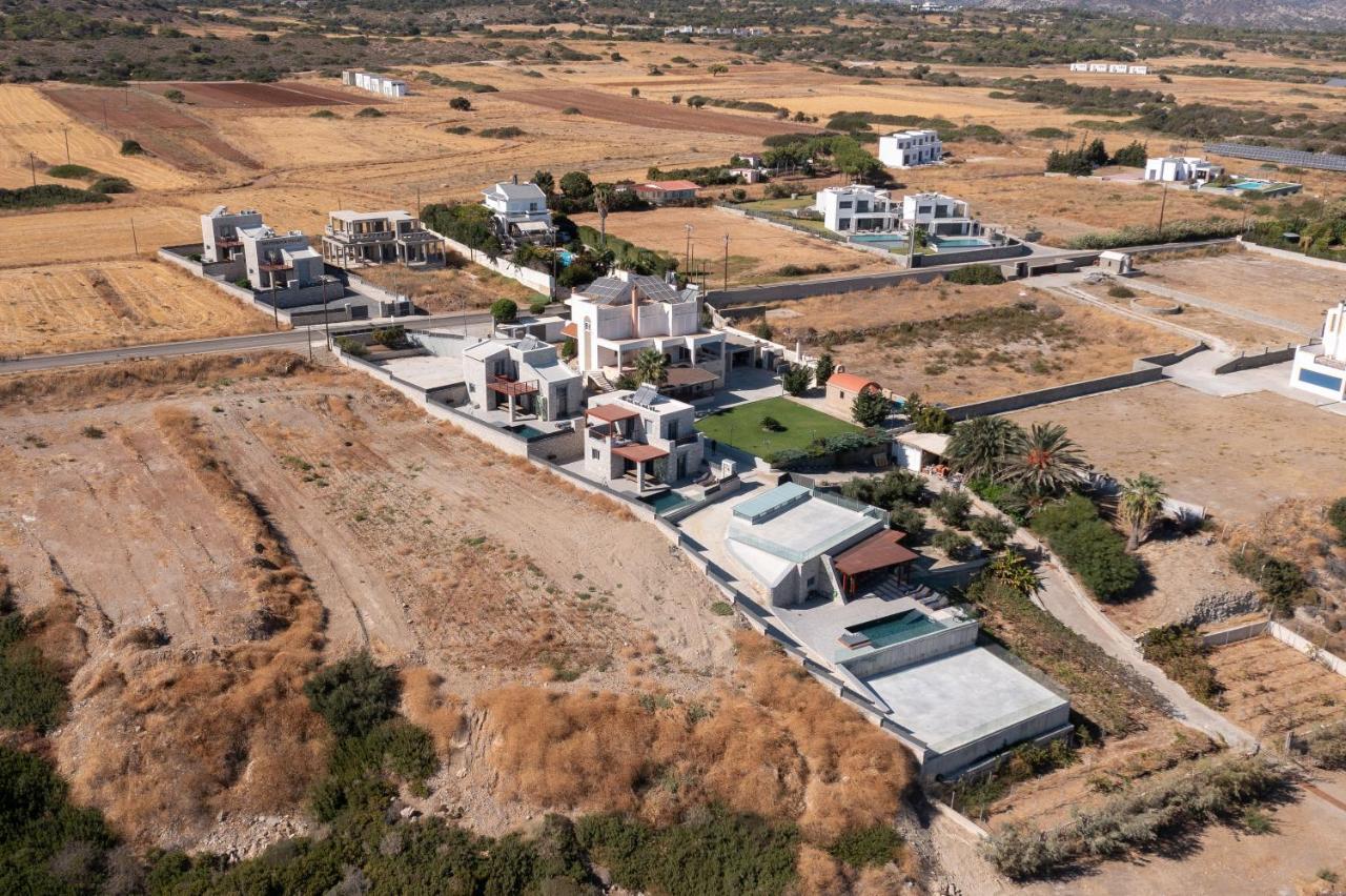 Southrock Villas ラクハニア エクステリア 写真